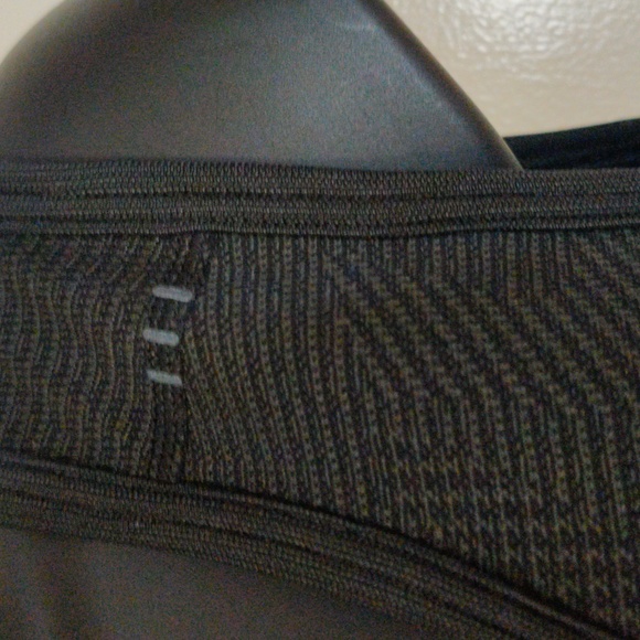 Lululemon Activewear Muscle Tank Size L - Picture 4 of 6